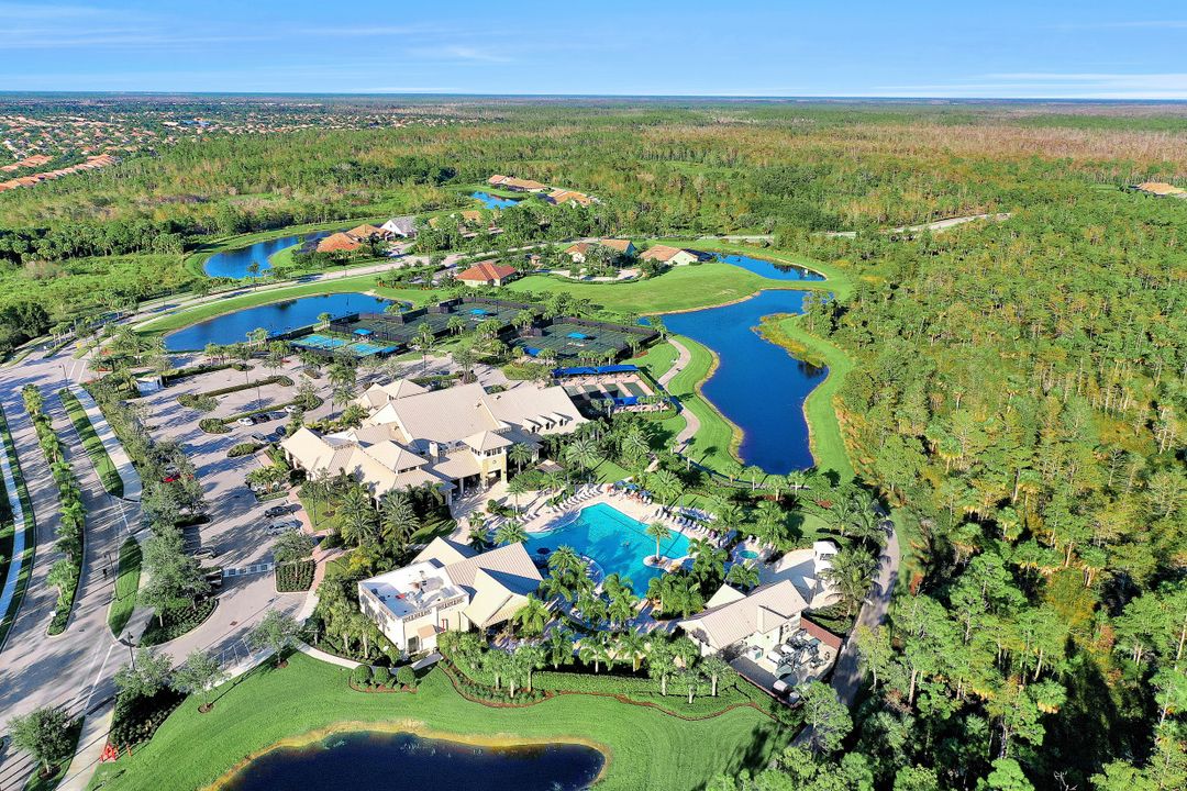 7659 Jacaranda Ln, Naples, FL 34114