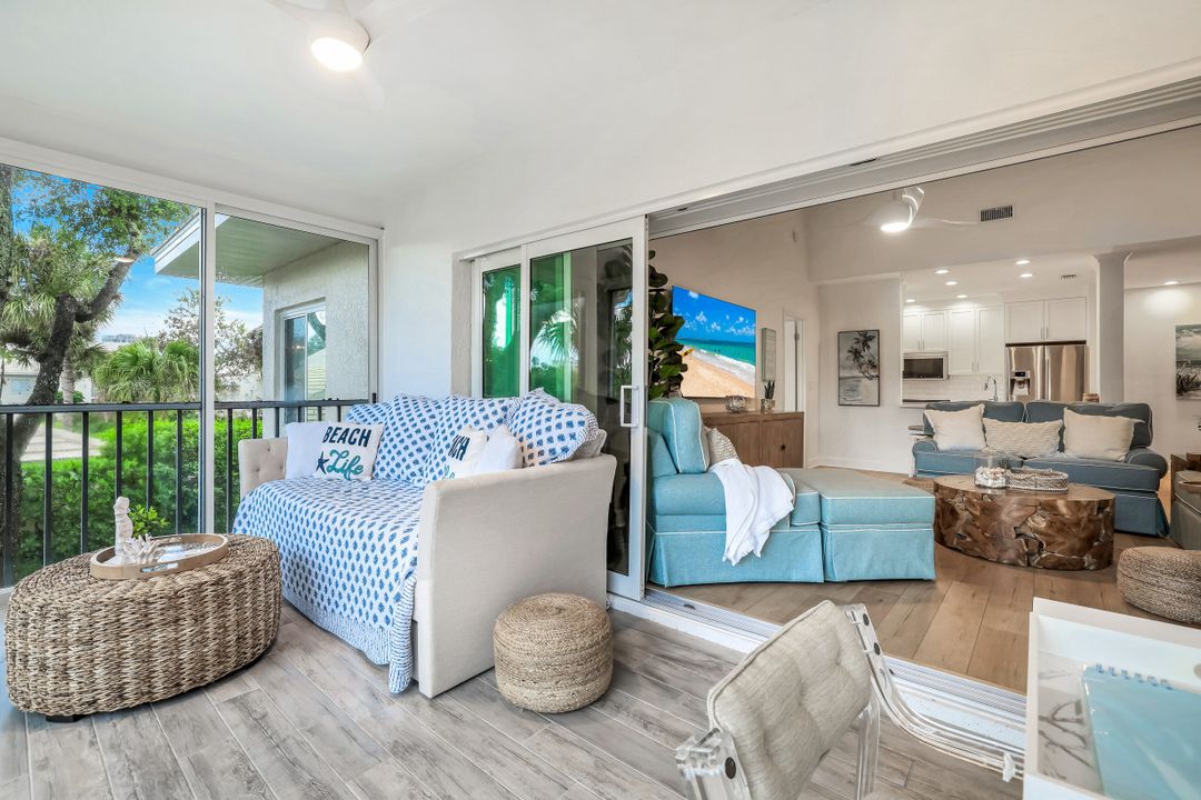 790 Willowbrook Dr #305, Naples, FL 34108