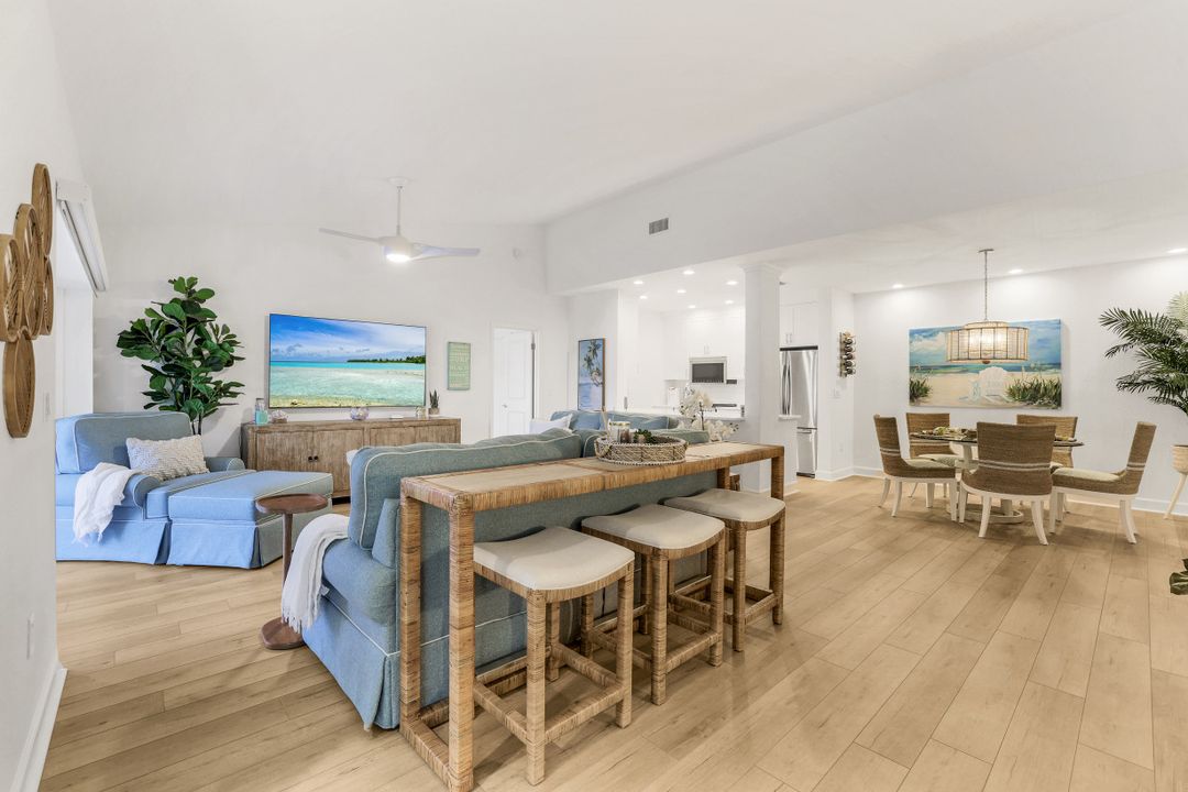 790 Willowbrook Dr #305, Naples, FL 34108