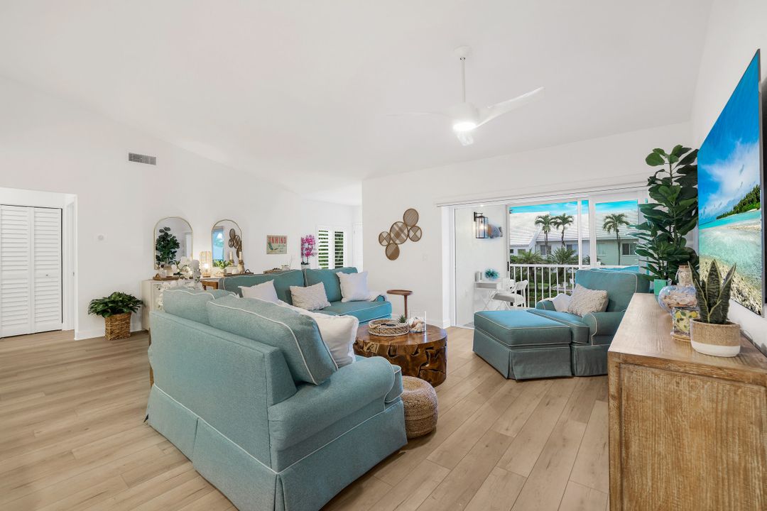 790 Willowbrook Dr #305, Naples, FL 34108