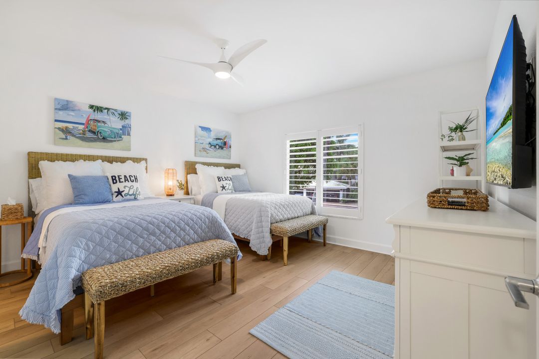 790 Willowbrook Dr #305, Naples, FL 34108