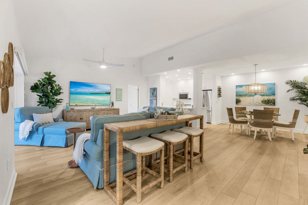 790 Willowbrook Dr #305, Naples, FL 34108