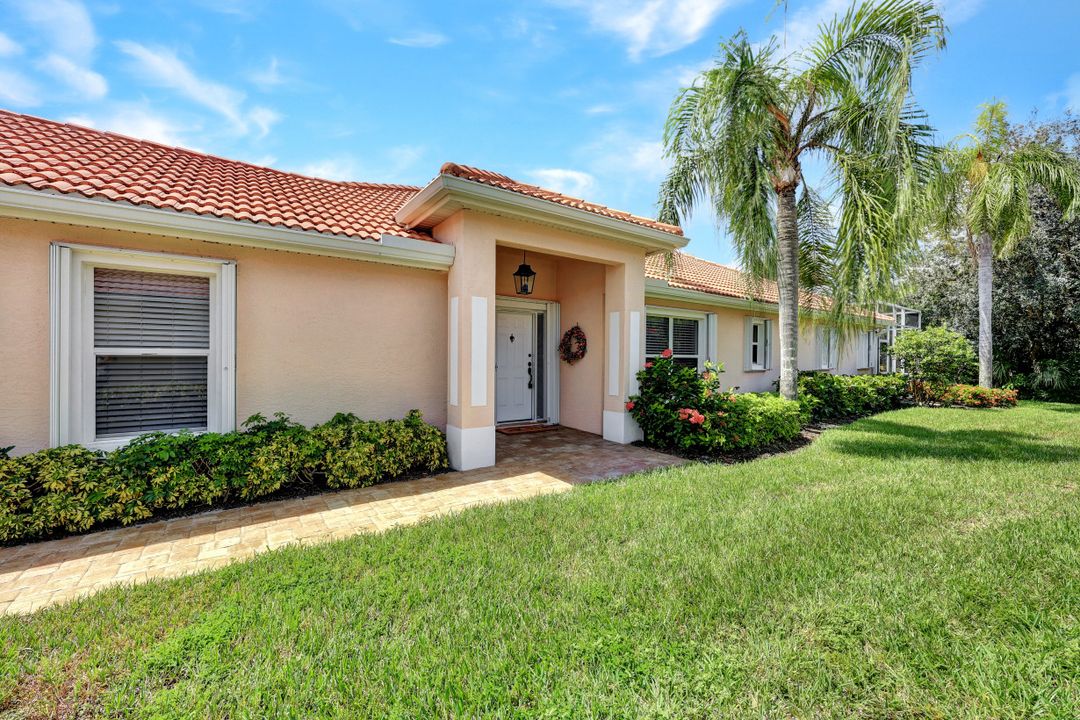 5867 Northridge Dr, Naples, FL 34110