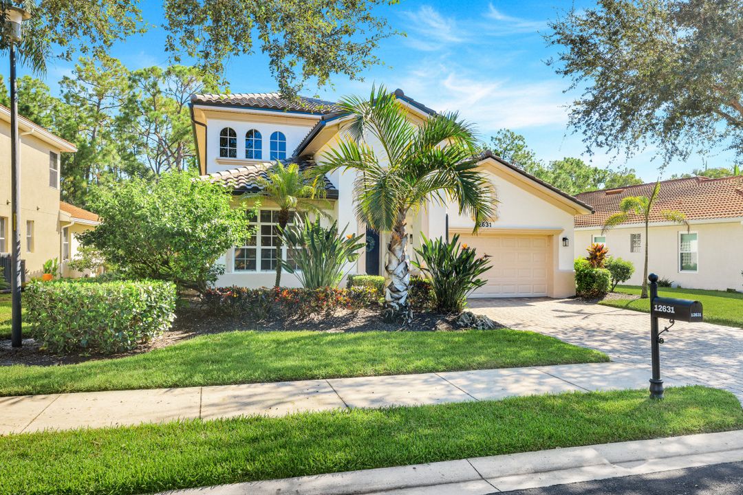 12631 Biscayne Ct, Naples, FL 34105