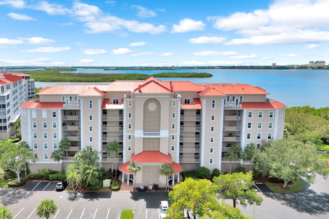210 Vintage Bay Dr #B12, Marco Island, FL 34145