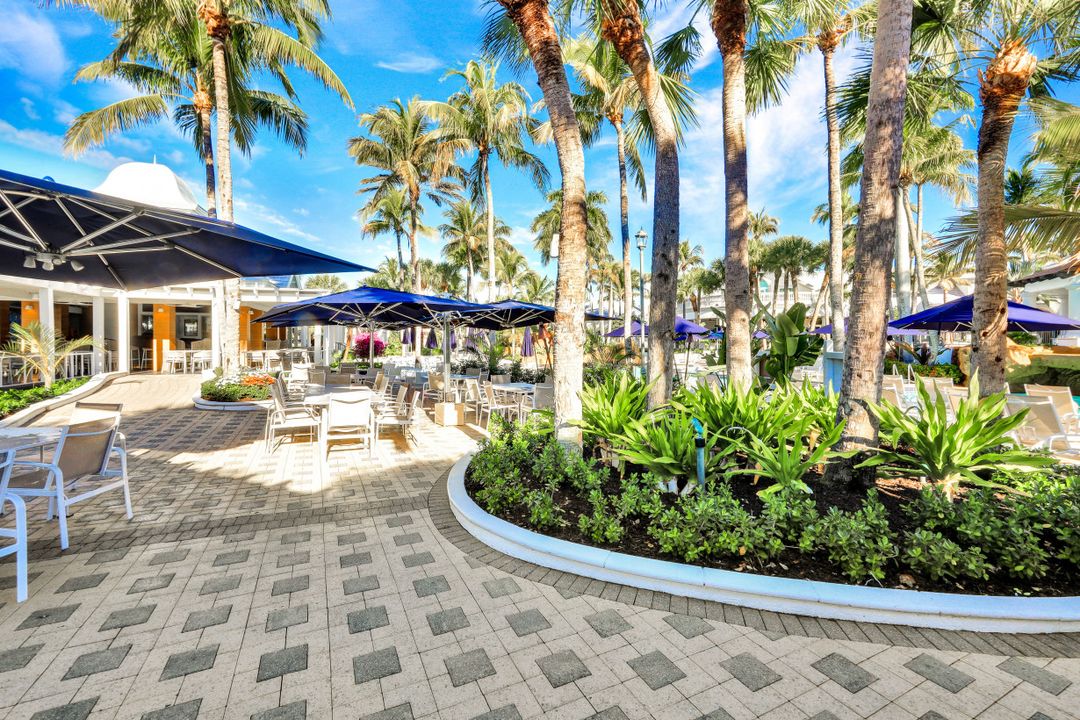 9242 Tesoro Ln #203, Naples, FL 34114