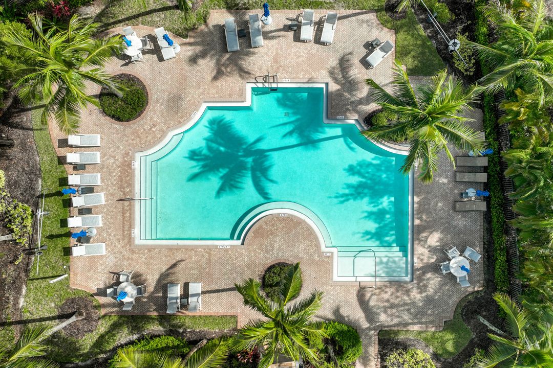 9242 Tesoro Ln #203, Naples, FL 34114