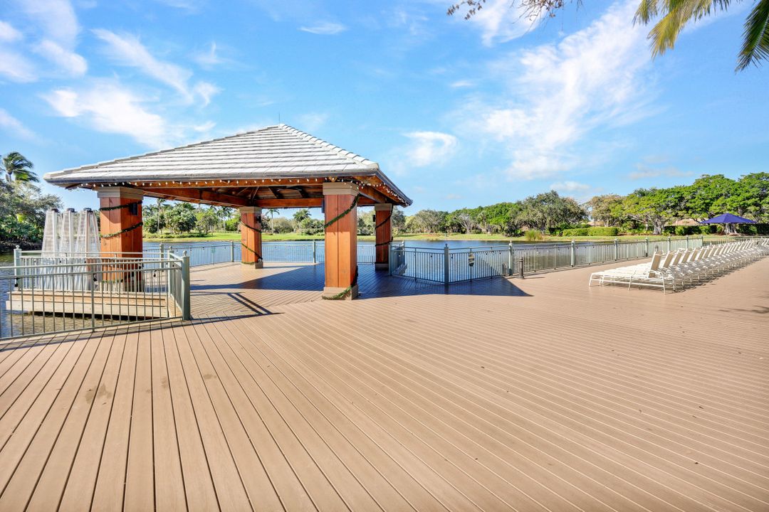 9242 Tesoro Ln #203, Naples, FL 34114