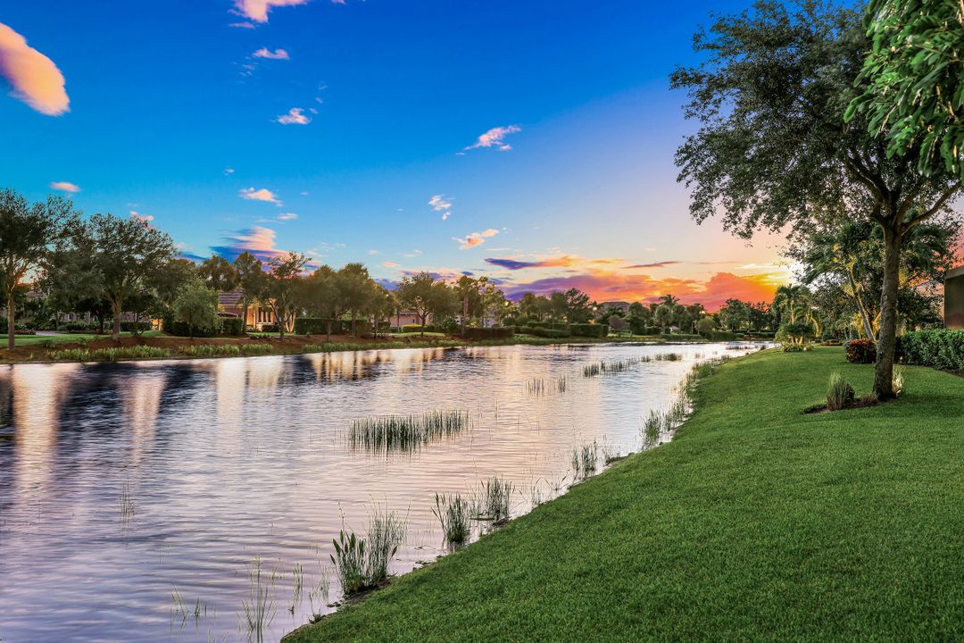 9223 Rialto Ln, Naples, FL 34119