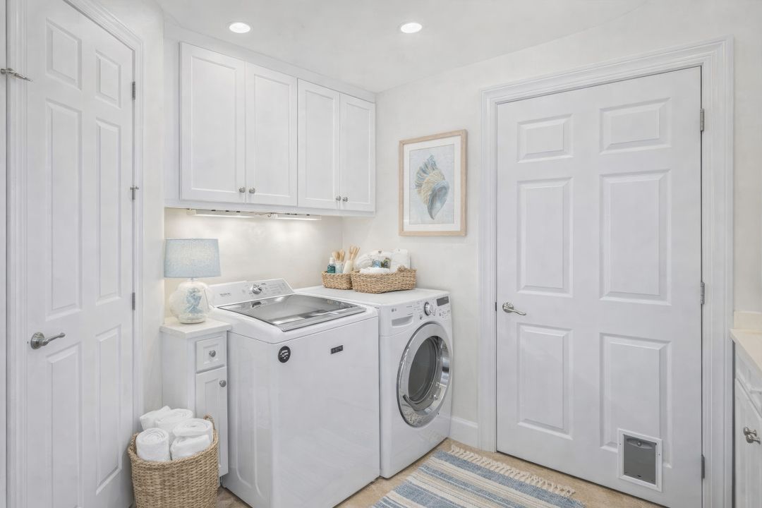 9090 Limestone Ln, Naples, FL 34120