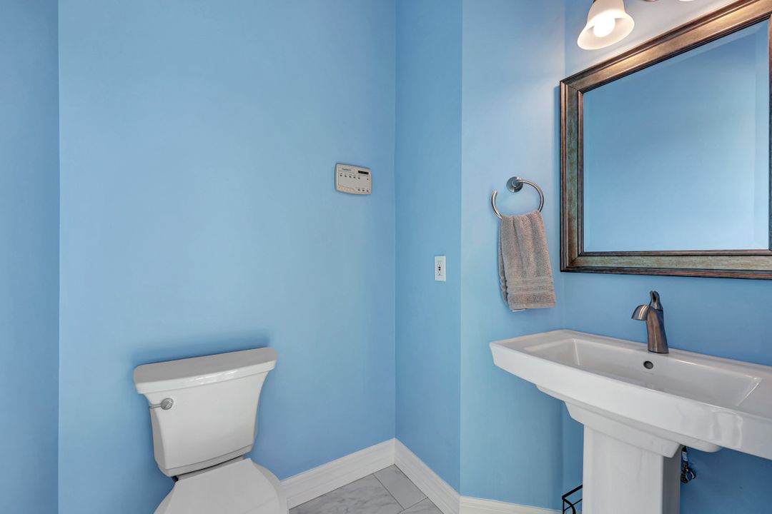 25011 Goldcrest Dr, Bonita Springs, FL 34134