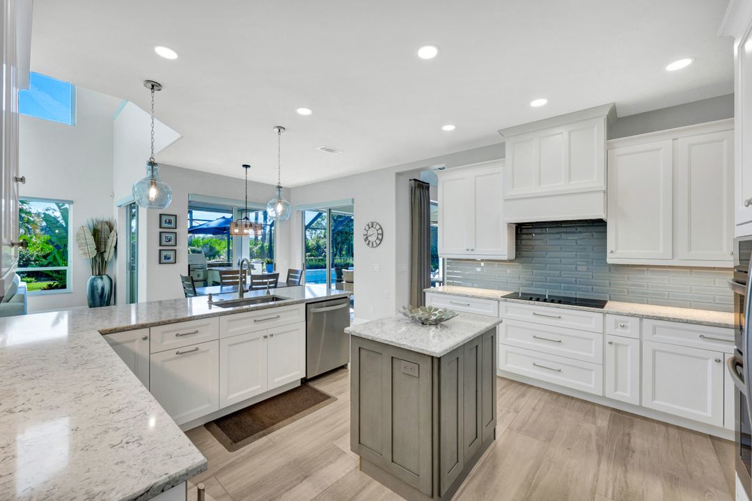 25011 Goldcrest Dr, Bonita Springs, FL 34134