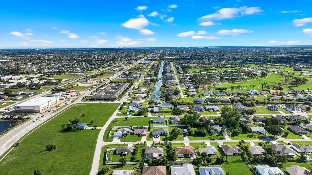 831 SW 17th Terrace, Cape Coral, FL 33991
