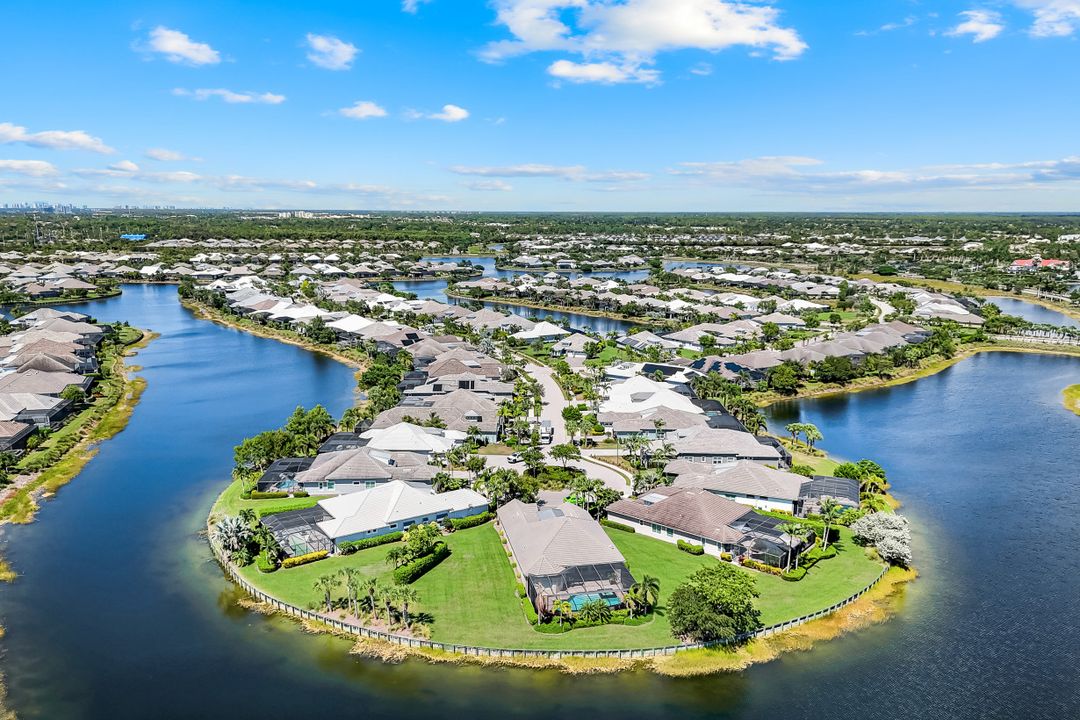6316 Lyford Isle Dr, Naples, FL 34113