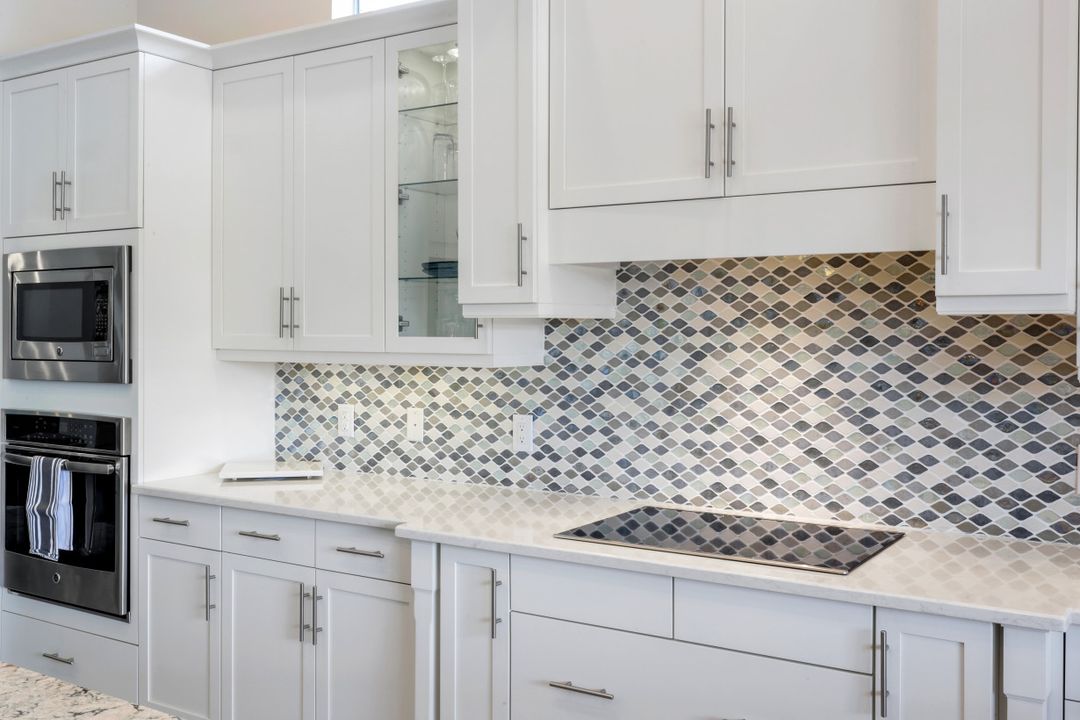 6316 Lyford Isle Dr, Naples, FL 34113