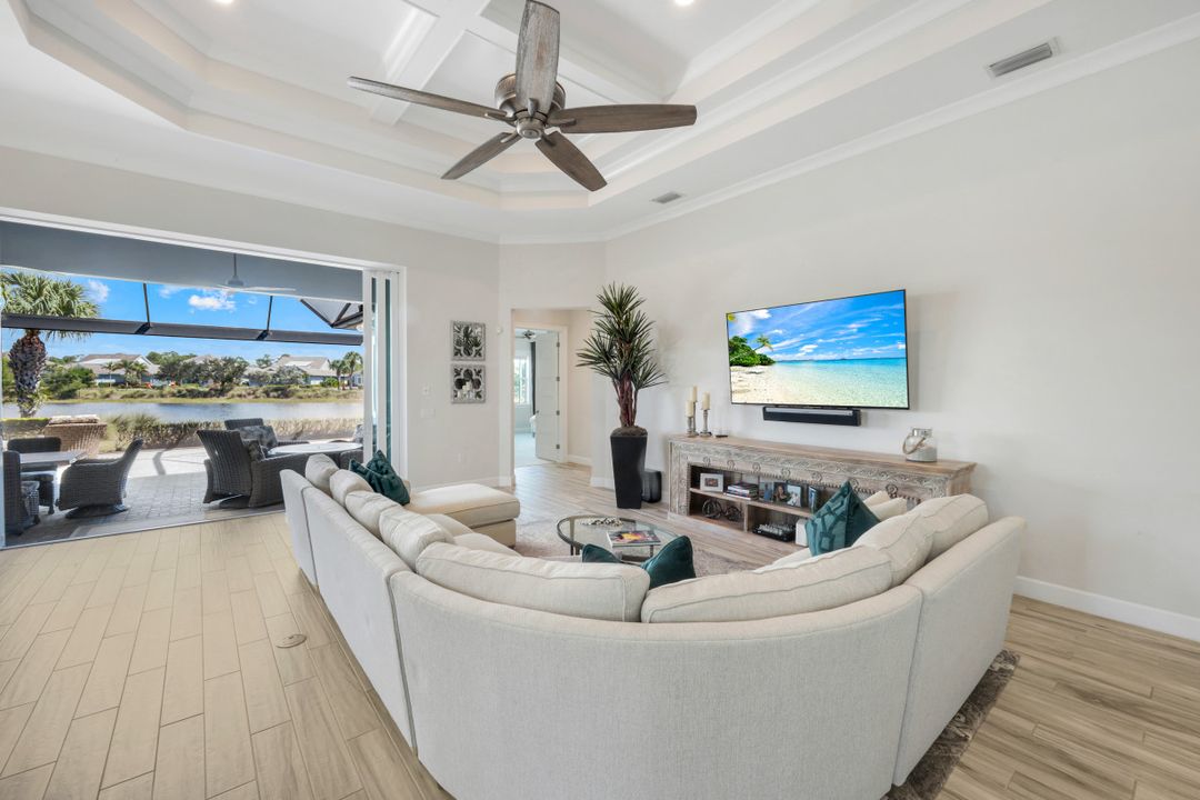 6316 Lyford Isle Dr, Naples, FL 34113