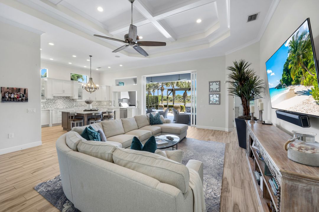 6316 Lyford Isle Dr, Naples, FL 34113