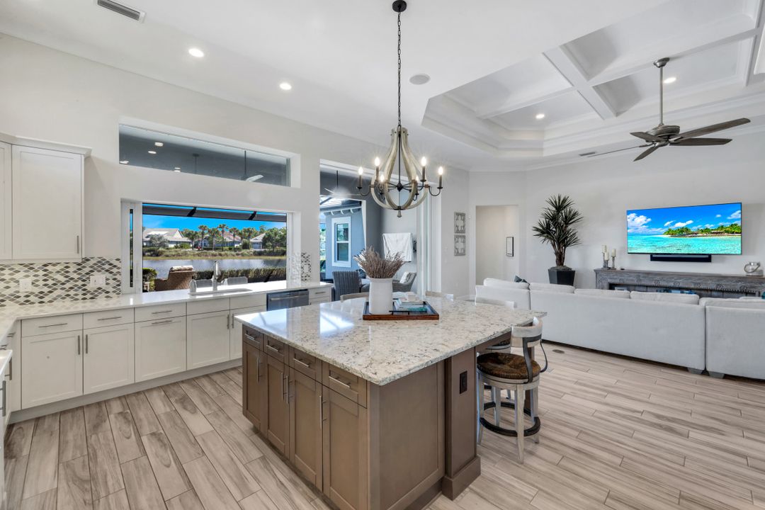 6316 Lyford Isle Dr, Naples, FL 34113