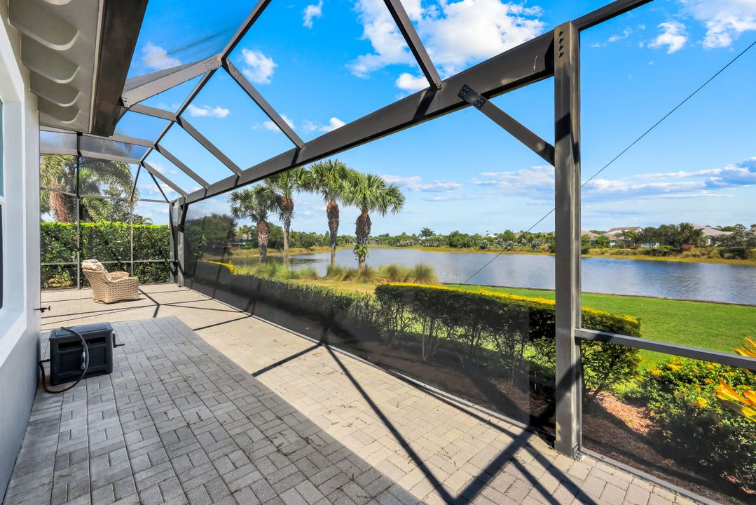 6316 Lyford Isle Dr, Naples, FL 34113
