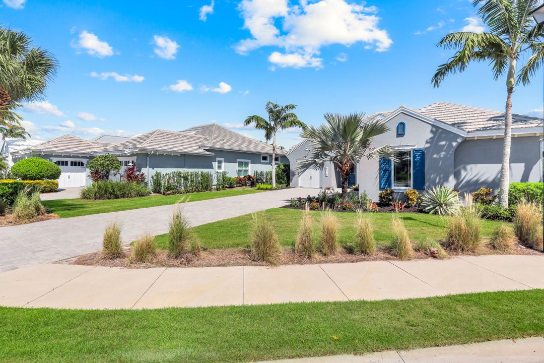 6316 Lyford Isle Dr, Naples, FL 34113