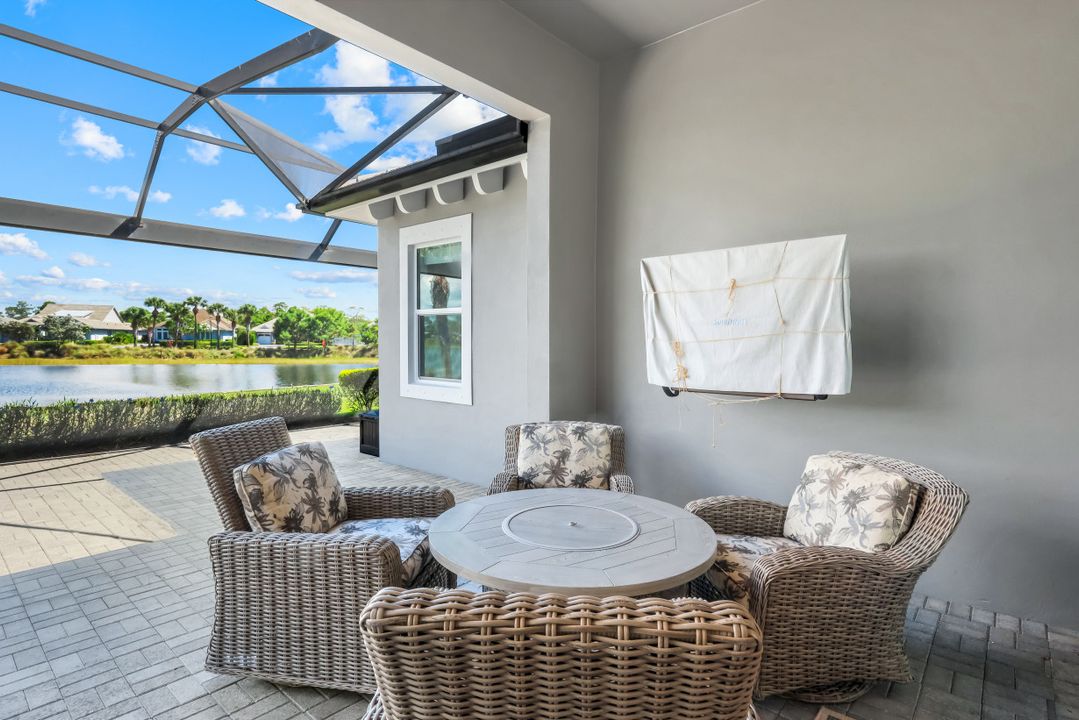6316 Lyford Isle Dr, Naples, FL 34113