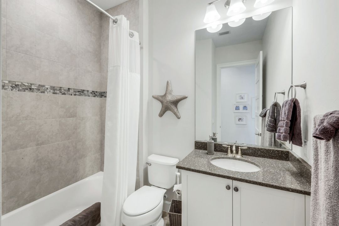 6316 Lyford Isle Dr, Naples, FL 34113