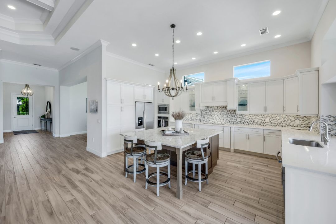 6316 Lyford Isle Dr, Naples, FL 34113