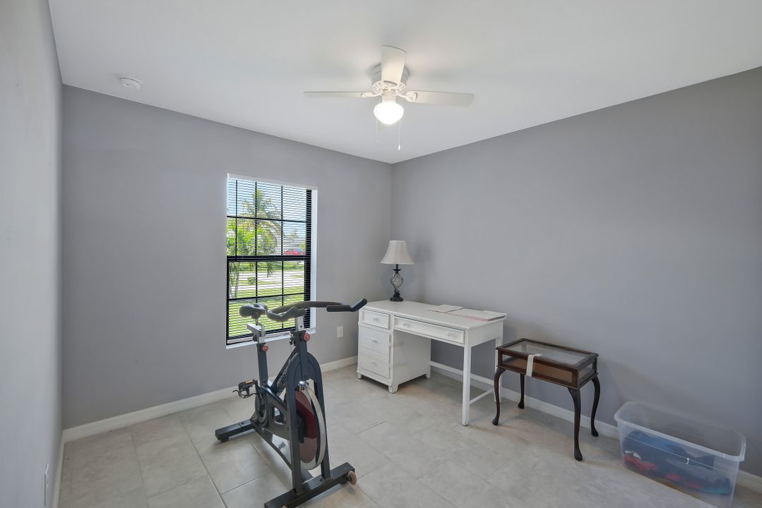 4137 SW 8th Pl, Cape Coral, FL 33914