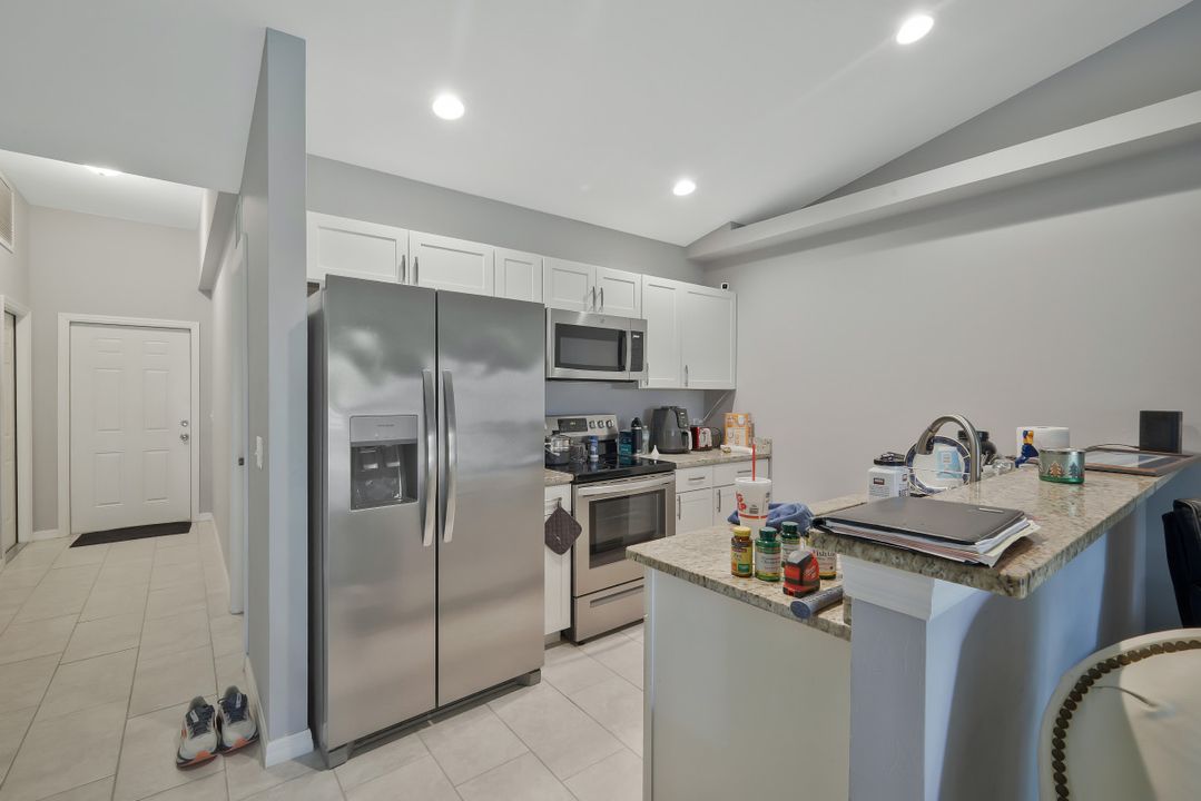4137 SW 8th Pl, Cape Coral, FL 33914