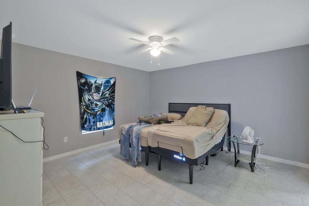 4137 SW 8th Pl, Cape Coral, FL 33914