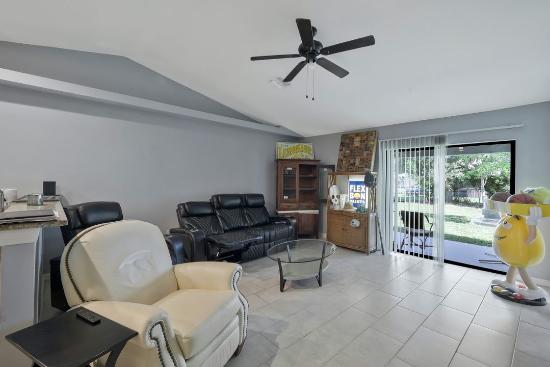 4137 SW 8th Pl, Cape Coral, FL 33914