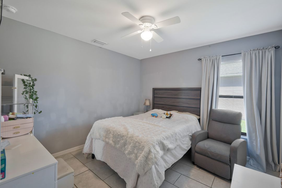 4137 SW 8th Pl, Cape Coral, FL 33914
