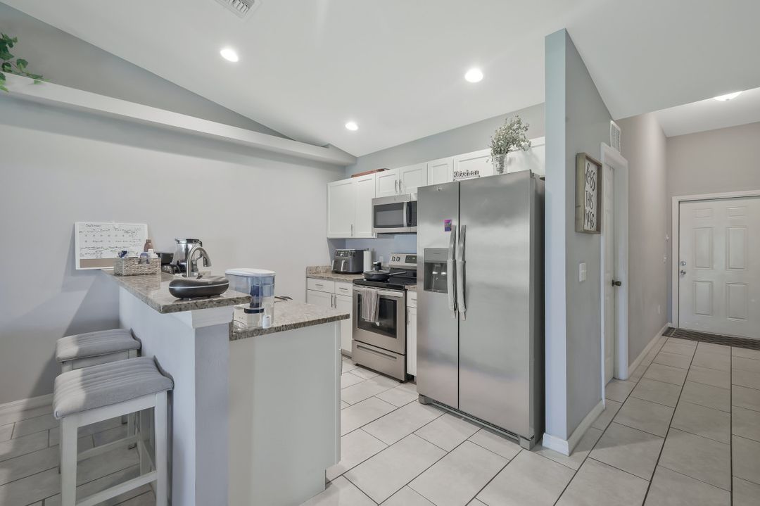 4137 SW 8th Pl, Cape Coral, FL 33914