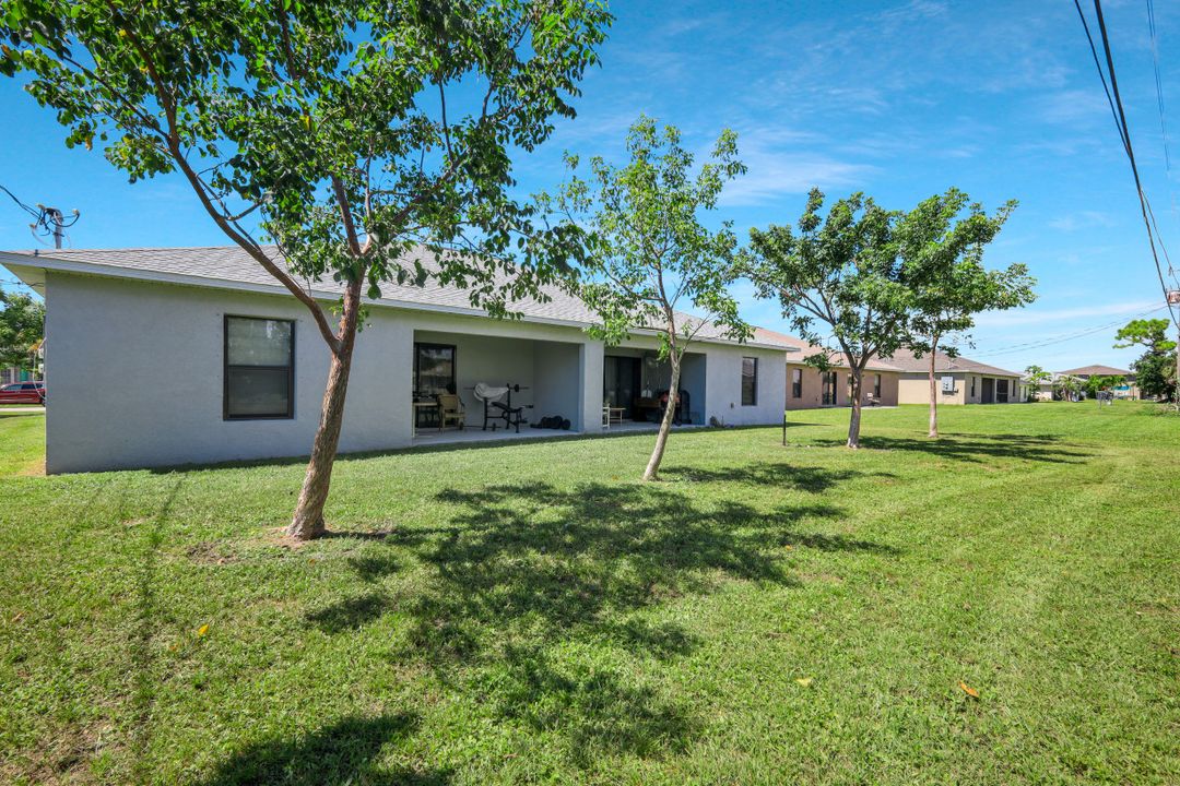4137 SW 8th Pl, Cape Coral, FL 33914