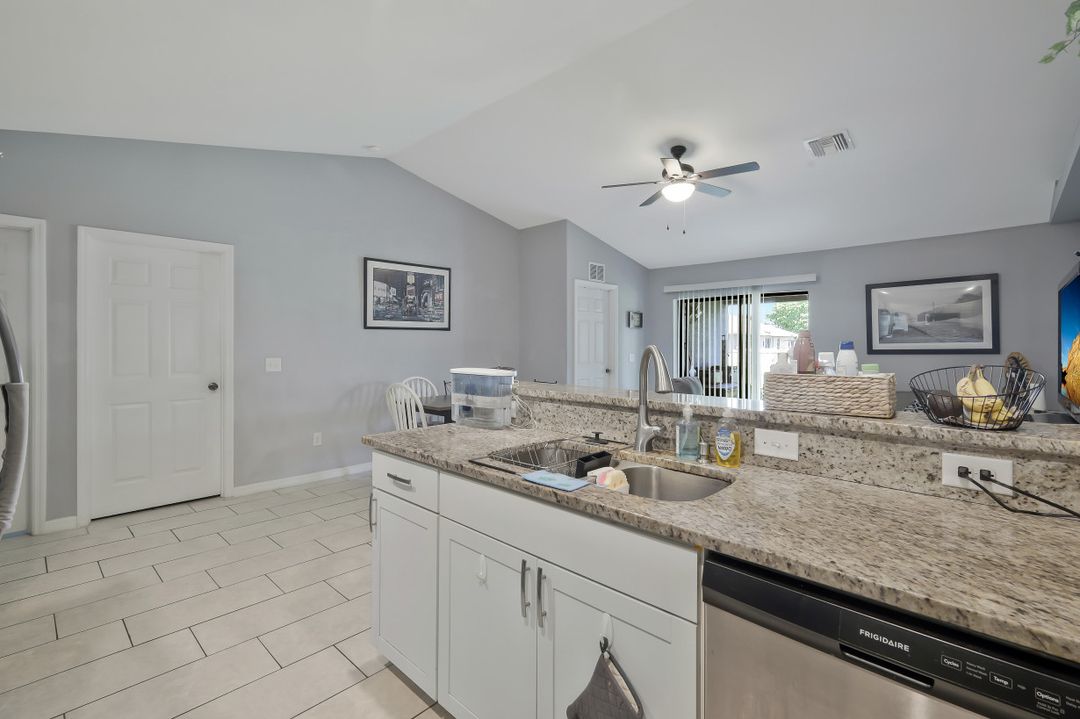 4137 SW 8th Pl, Cape Coral, FL 33914
