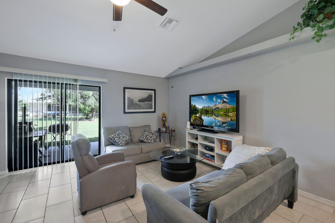 4137 SW 8th Pl, Cape Coral, FL 33914