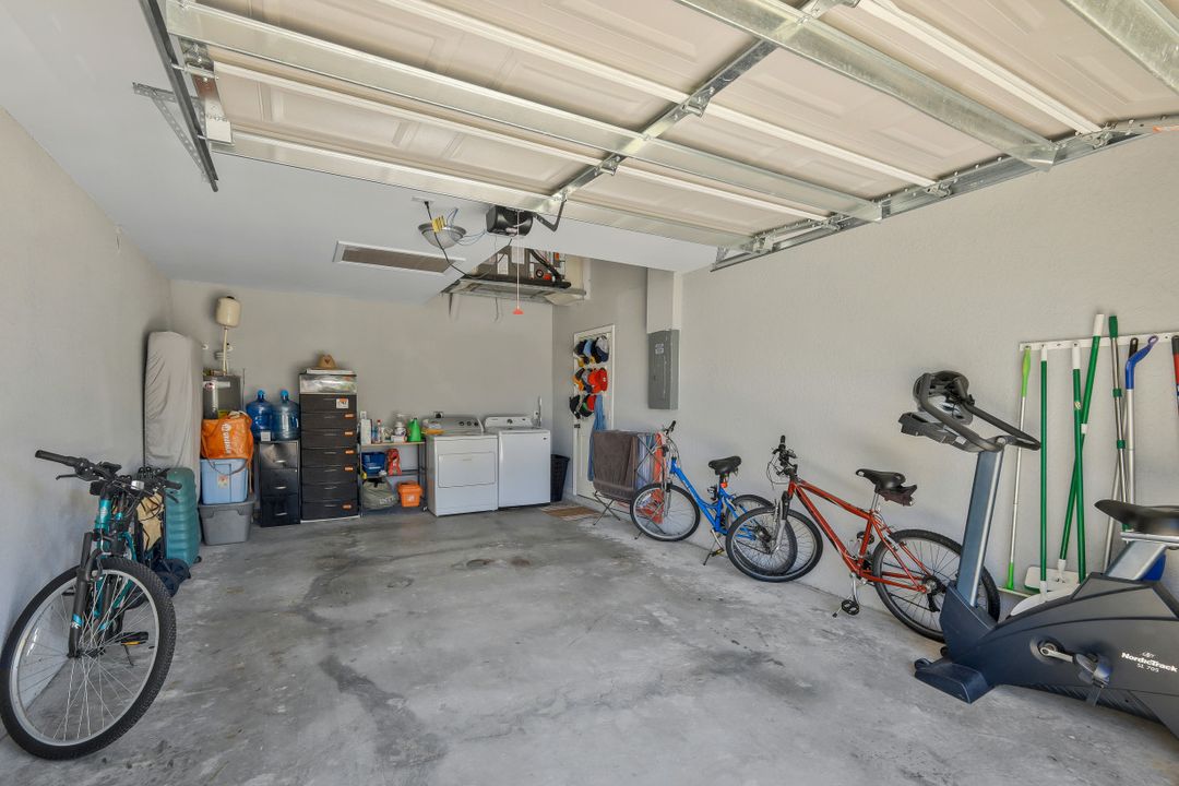 4137 SW 8th Pl, Cape Coral, FL 33914