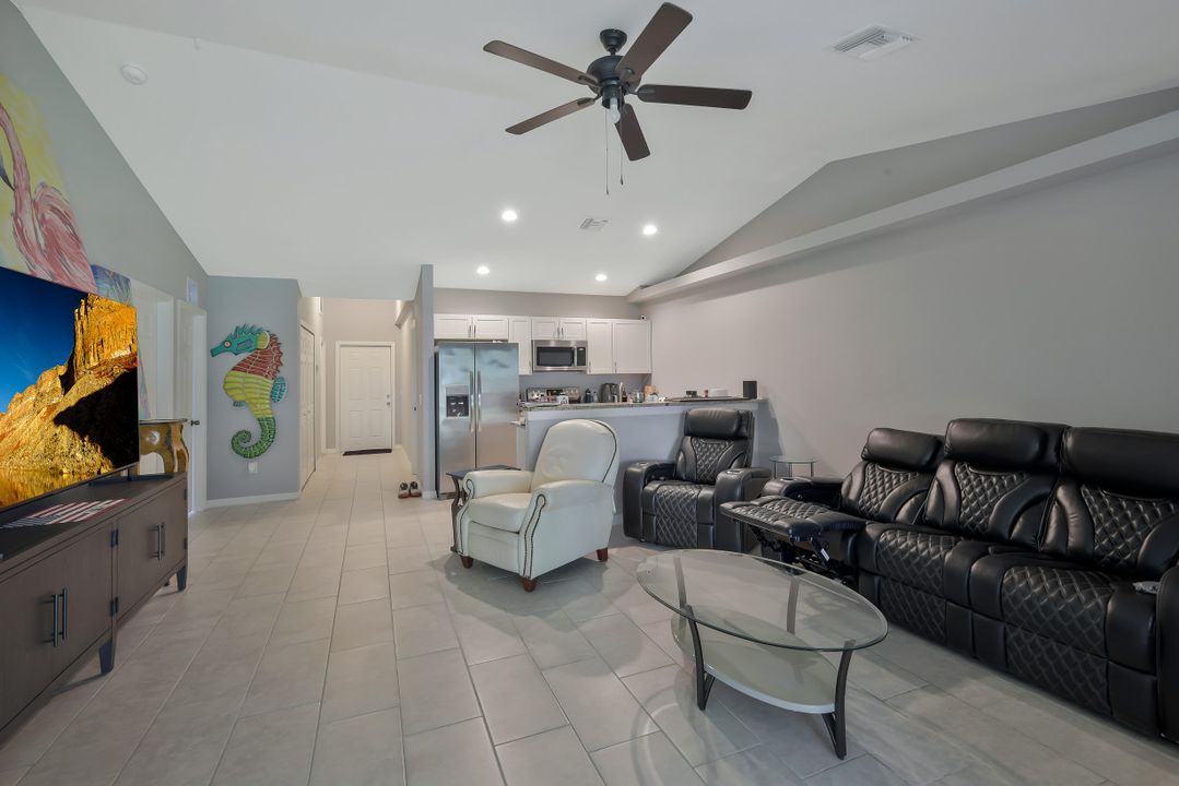 4137 SW 8th Pl, Cape Coral, FL 33914