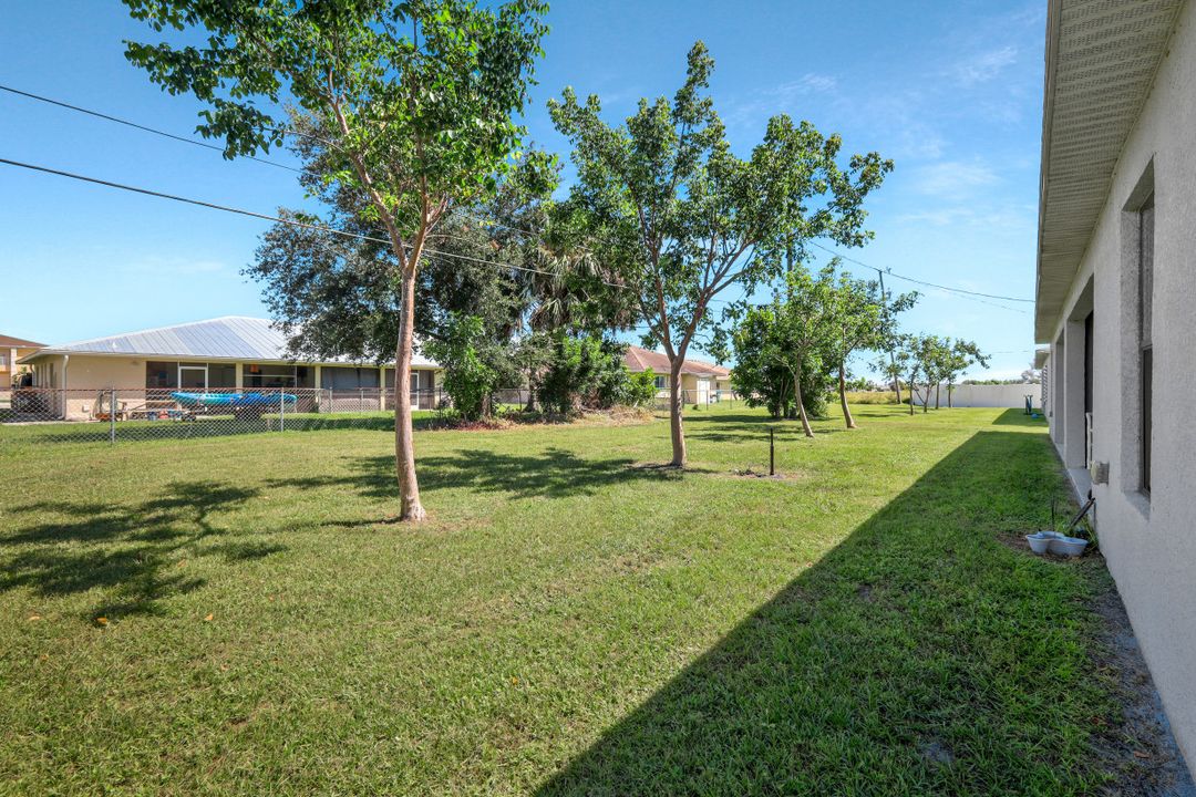 4137 SW 8th Pl, Cape Coral, FL 33914