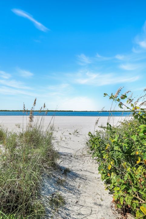 310 Seabreeze Dr, Marco Island, FL 34145