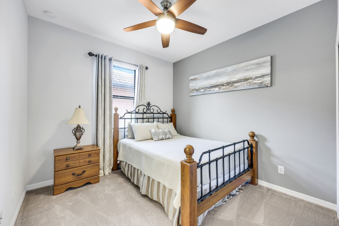 4244 Raffia Palm Cir, Naples, FL 34119