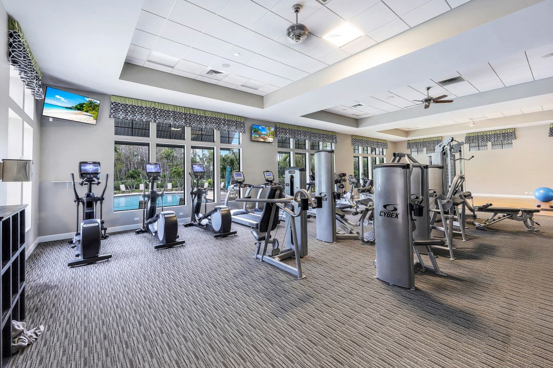 4244 Raffia Palm Cir, Naples, FL 34119