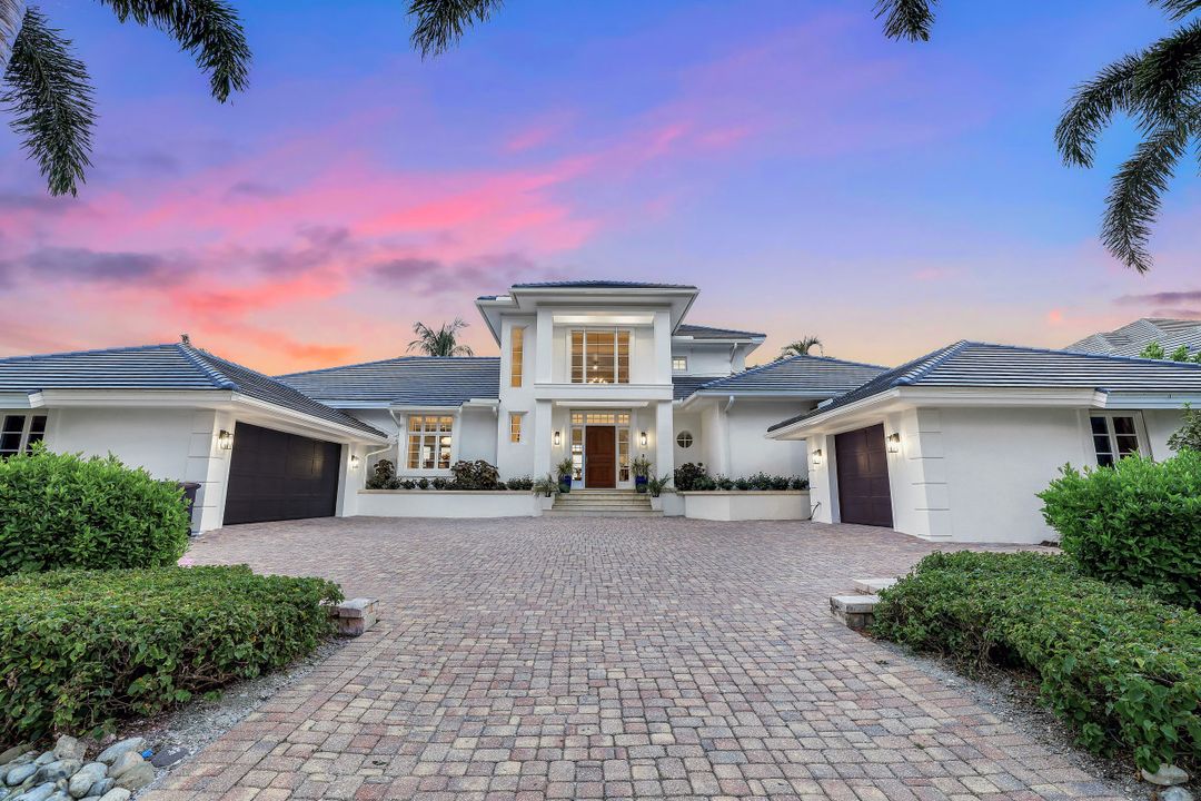 400 Springline Dr, Naples, FL 34102