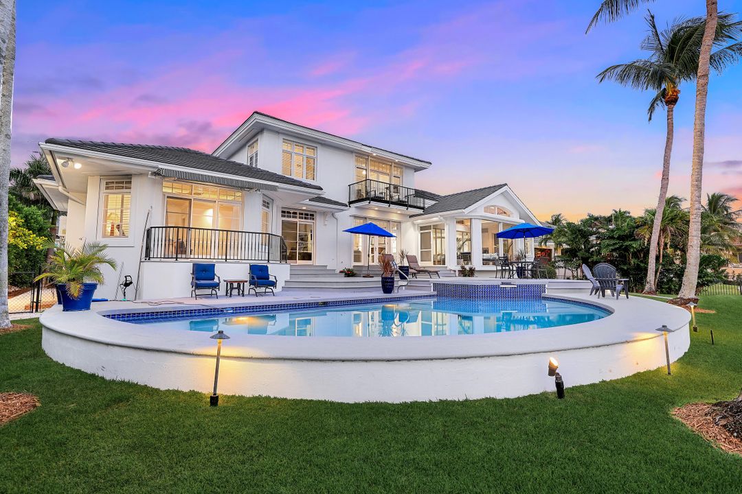 400 Springline Dr, Naples, FL 34102