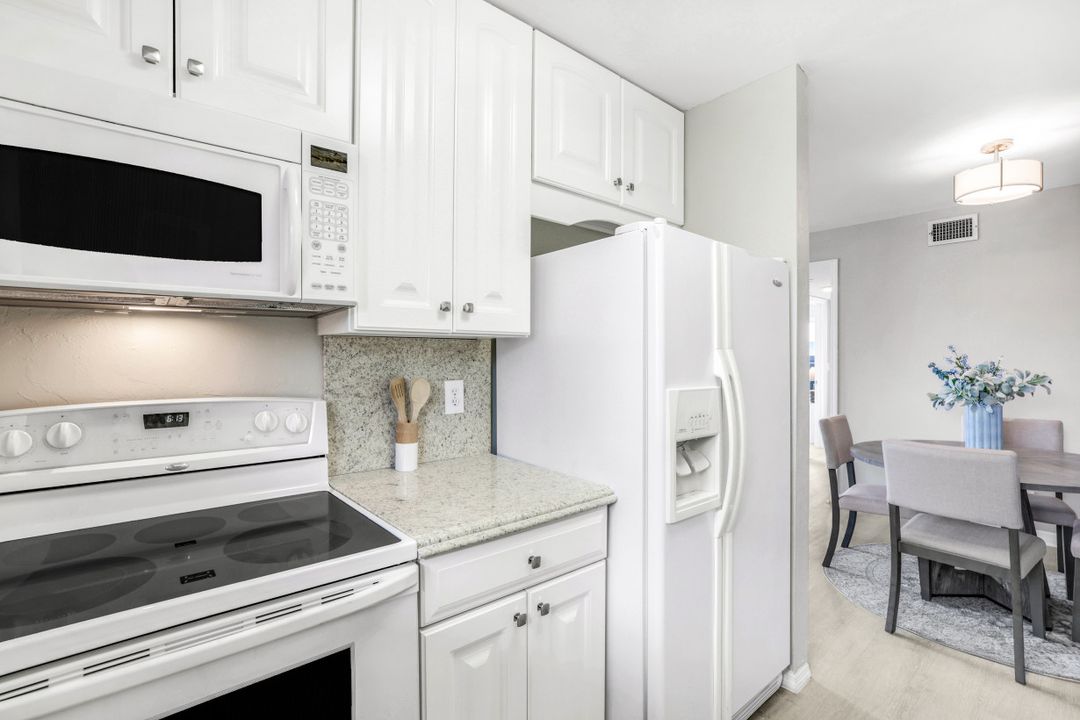 766 Central Ave #313, Naples, FL 34102