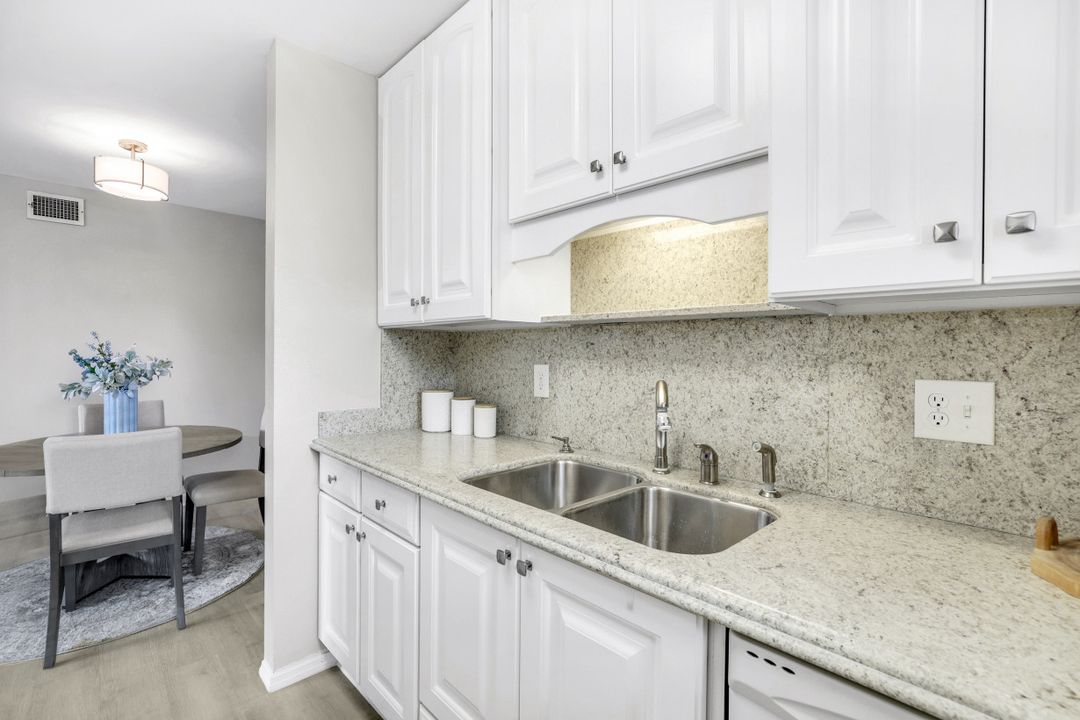 766 Central Ave #313, Naples, FL 34102