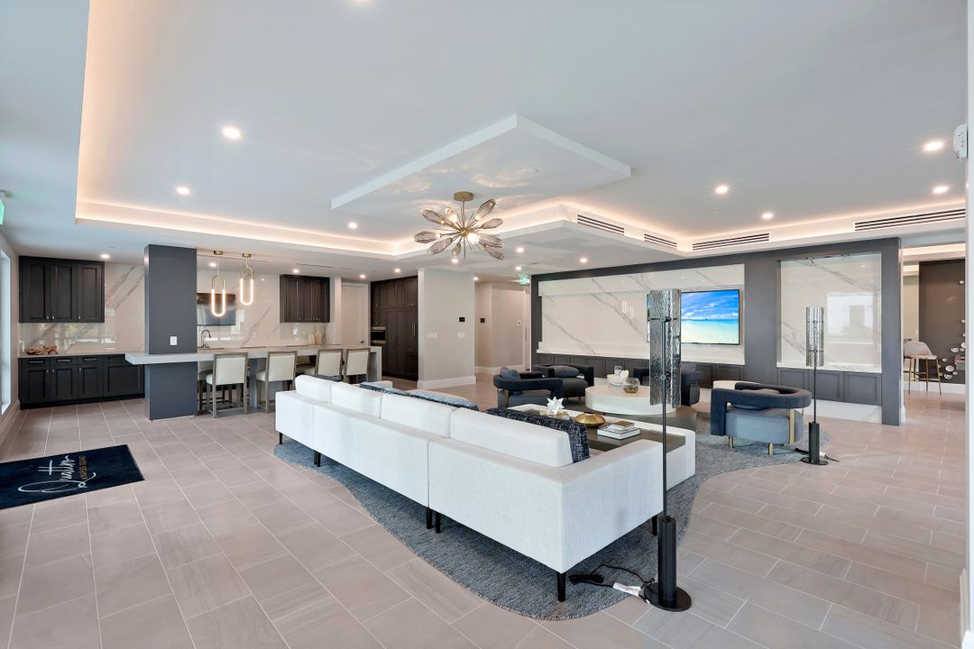 1130 3rd Ave S, Naples, FL 34102