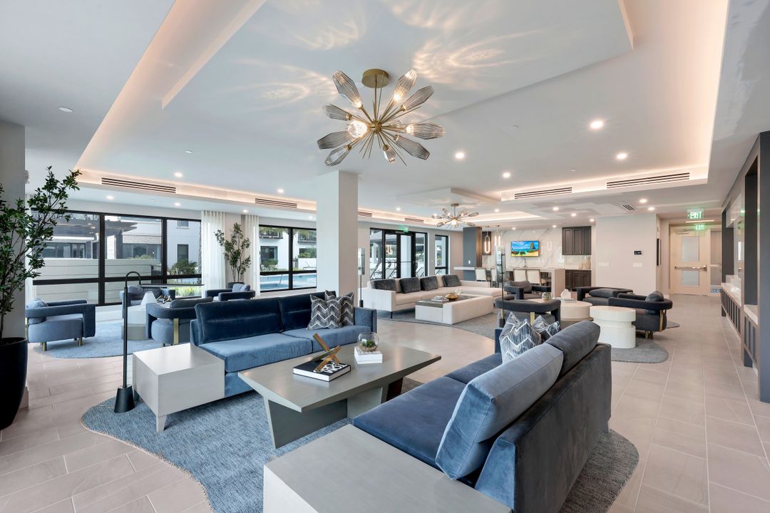 1130 3rd Ave S, Naples, FL 34102