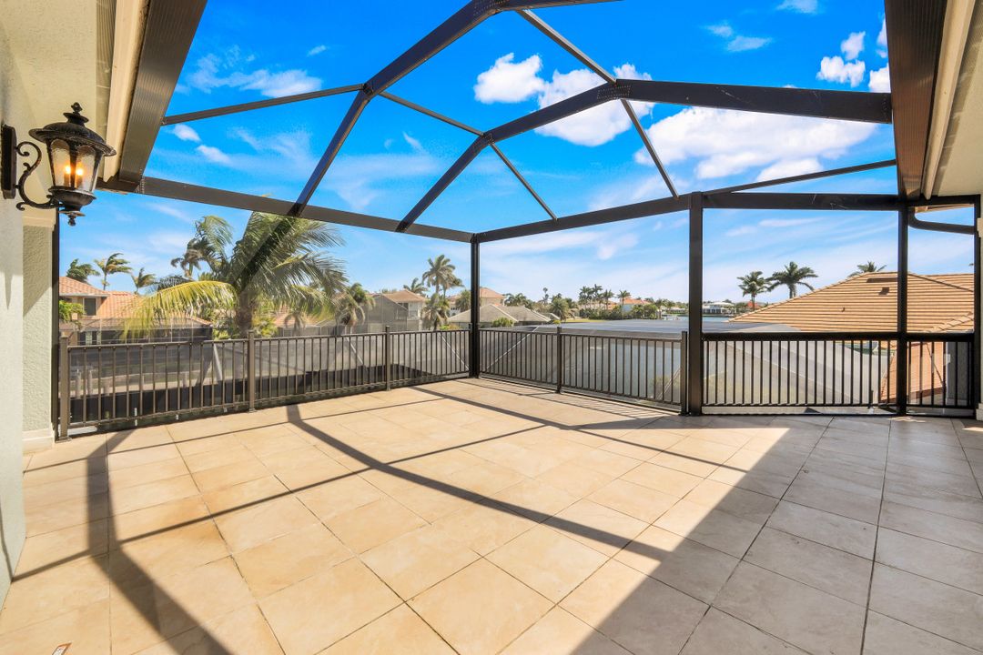 541 Taylor Ct, Marco Island, FL 34145