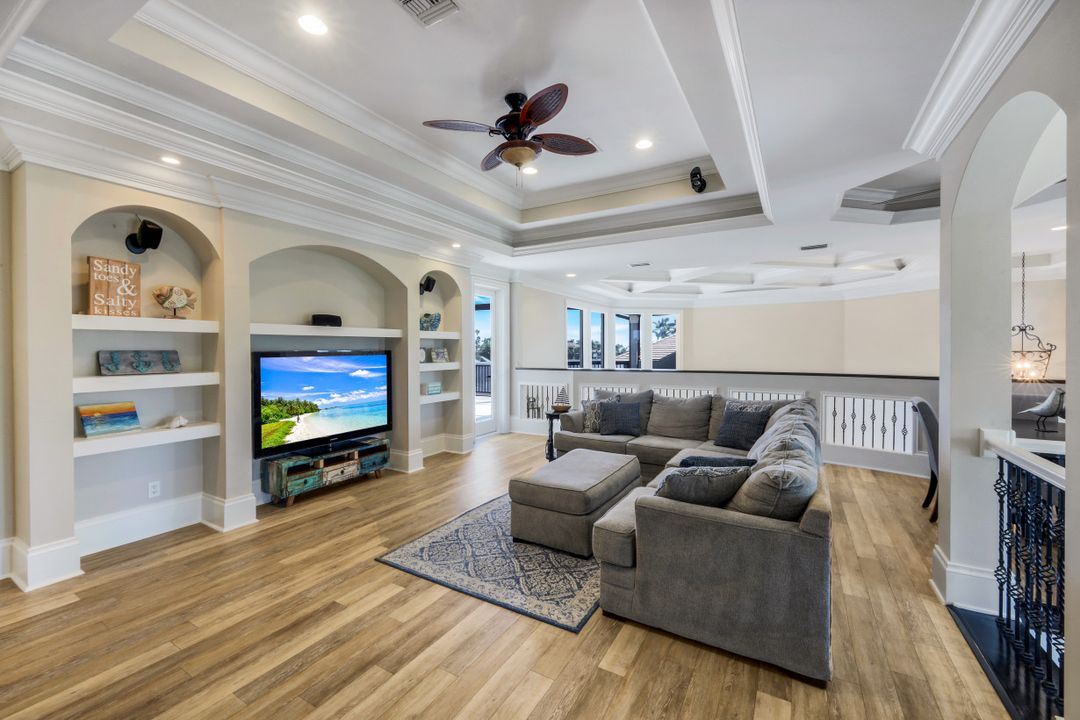 541 Taylor Ct, Marco Island, FL 34145